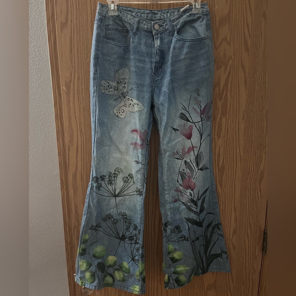 LT Medium Light Wash Floral Butterfly Dandelion Printed 100% Cotton Jeans